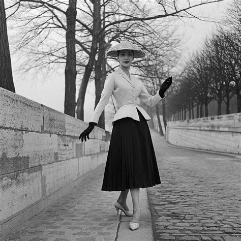 dior 1954 collection|dior the new look 1947.